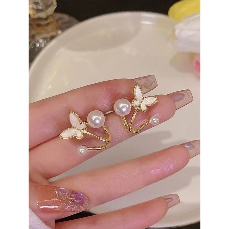 Pranjo Elegant Pearl Butterfly Earrings – Dual Pearl & Crystal Wing Studs